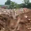 మట్టి కుప్పలో మూడు మృతదేహాలు.. ఉలిక్కిపడ్డ విశాఖపట్నం