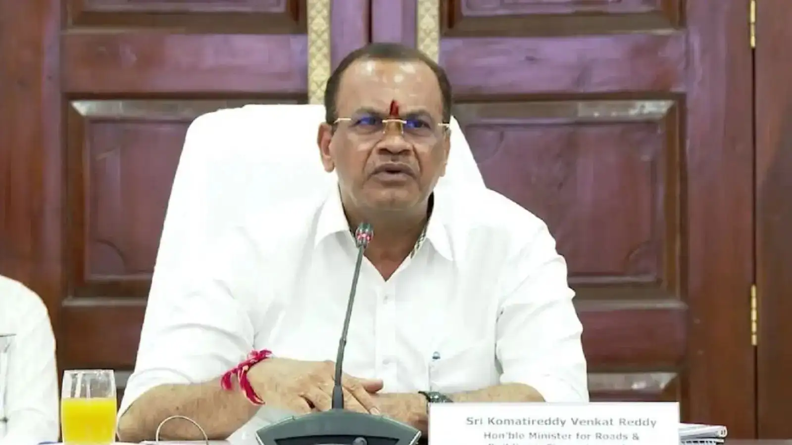 రాత్రికి రాత్రే 22 లోకిప్రైవేటు భూములు.. ఇదంతా వారి పనే – politics
