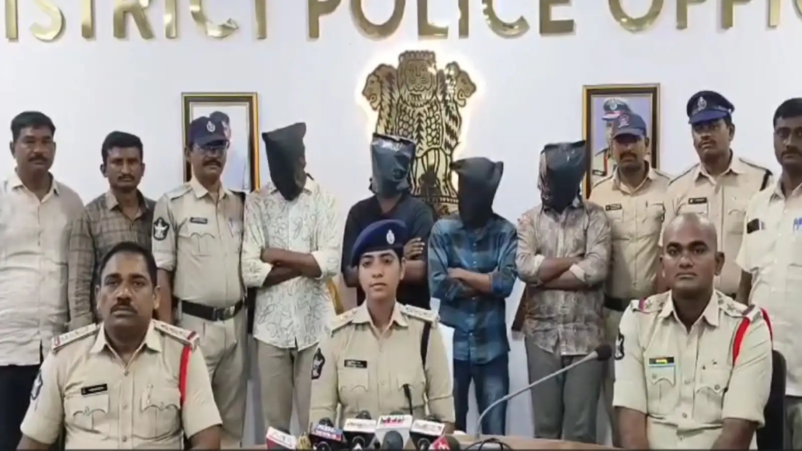 సోషల్ మీడియాలో పరిచయం.. కలుద్దామని పిలిపించి దారుణం – technology
