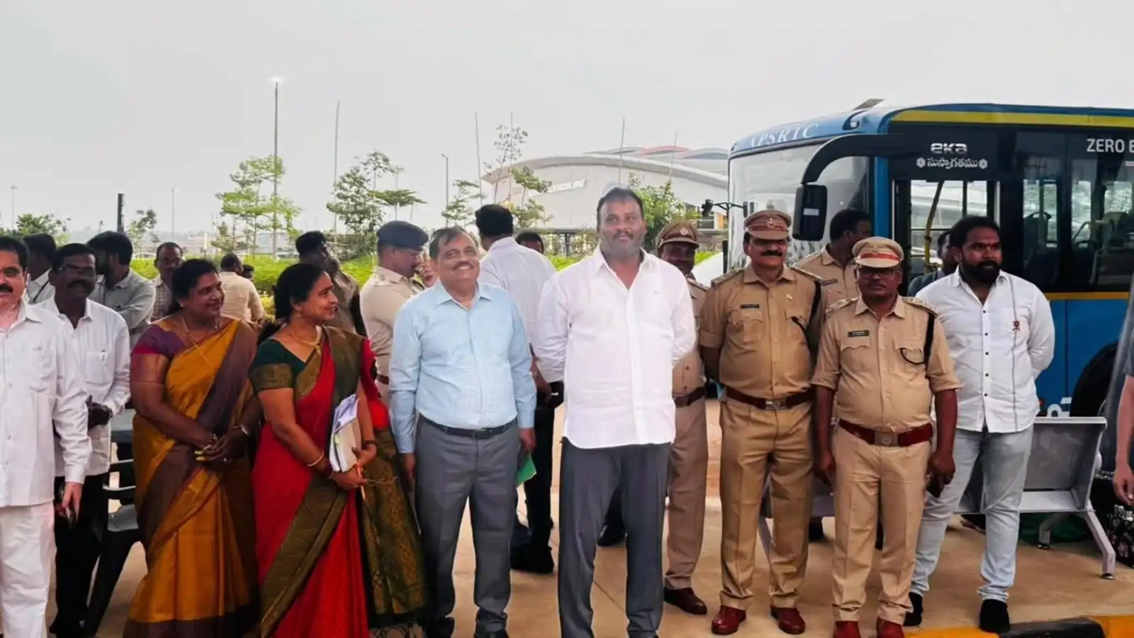 విశాఖపట్నంలో ఆర్టీసీ 8 ఏసీ బస్ బేలు.. మంత్రి కీలకప్రకటన – politics