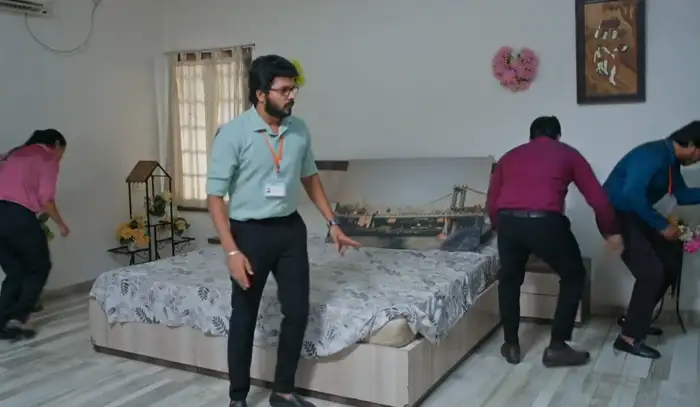 చింతామణి ఇంట్లో సోదాలు..