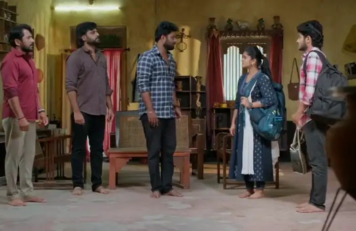 ఇంట్లో చూసి షాక్..