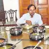 KCR భోజనం చేసేటప్పుడు ఈ పని చేసేవారు.. అదే ఆయన కొంప ముంచింది: వి ప్రకాశ్