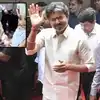 ఇంద్రకీలాద్రిపై అమ్మవారిని దర్శించుకున్న తమిళనాడు సీఎం విజయ్.. కుంకుమ పెట్టే సమయంలో ఆసక్తికర దృశ్యం...