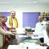 రెండు జెడ్పీటీసీ స్థానాలకు చిన్న శ్రీను కుమార్తె సిరి సహస్ర నామినేషన్.. పోటీగా మరో ఇద్దరు టీడీపీ నేతలు!