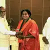 Padmini Reddy,పార్టీ మారిన గంటల్లోనే వెనక్కి.. బీజేపీకి పద్మినీరెడ్డి ...