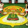 onam and flowers: ஓணம் கொண்டாட்டத்தில் மலர் ரங்கோலி.. மனதுக்கு ...