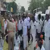 பாஜக கொடி கம்பம் நடுவதற்கு போலீசார் எதிர்ப்பு - பாஜகவினர் சாலை மறியல் - மாநில துணைத்தலைவர் கைது - bjp state vice president and other bjp officials arrested in trichy - Samayam Tamil
