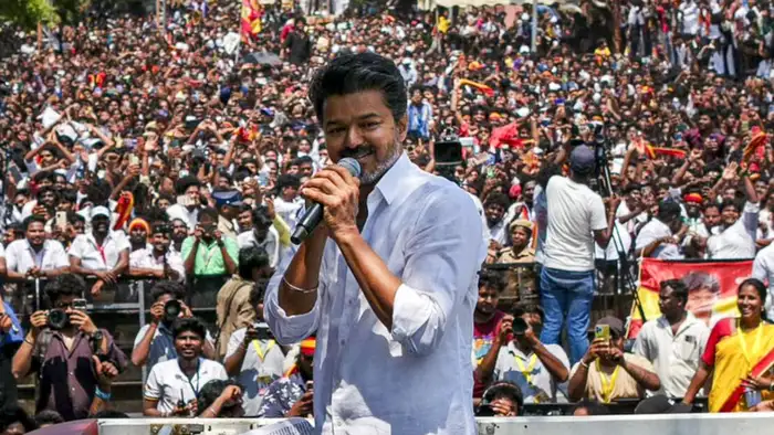  தூத்துக்குடியில் நடந்த விஜயின் ரோடு ஷோ
