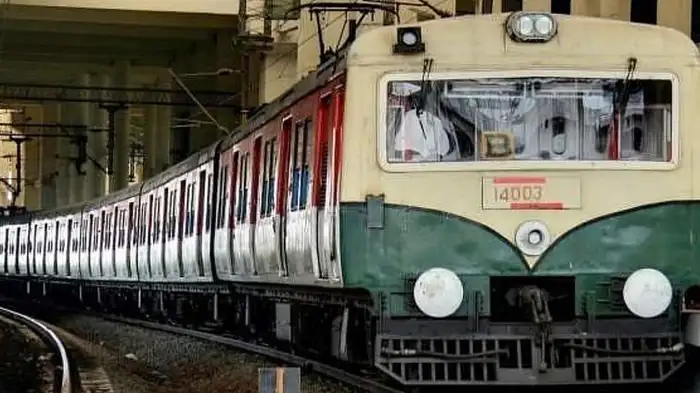 சென்னை அரக்கோணம் மின்சார ரயில் சென்னை அரக்கோணம் மின்சார ரயில்