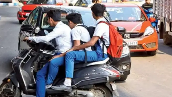  மாணவர்கள் தலைக்கவசம் அணிய கட்டாயம்