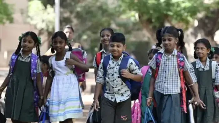 இன்று முதல் பள்ளிகள் திறப்பு