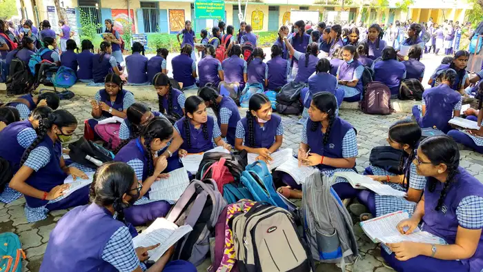 பள்ளி தலைமை ஆசிரியர்கள் மூலம் நடவடிக்கை பள்ளி தலைமை ஆசிரியர்கள் மூலம் நடவடிக்கை