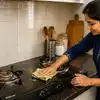 Gas Stove Cleaning: எண்ணெய் பிசுபிசுப்பான கேஸ் அடுப்பை எளிதாக சுத்தம் செய்வது எப்படி? 5 ஈஸி ஸ்டெப்ஸ்!