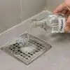 Bathroom Drain Cleaning Tips : குளியலறையில் உள்ள டிரெயினில் வினிகர் ஊற்ற சொல்வது ஏன்? துர்நாற்றம், அடைப்பு சரிசெய்யும் எளிய ட்ரிக்!