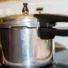 Pressure Cooker Problems: ಪ್ರೆಶರ್ ಕುಕ್ಕರ್‌ನಲ್ಲಿ ಸೀಟಿ ಬರುತ್ತಿಲ್ವಾ? ನೀರು ...
