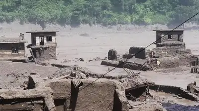Nepal Flash Flood- ಕಣ್ಣು ಮಿಟಿಕಿಸುವುದರೊಳಗೆ ಇಡೀ ಗ್ರಾಮವನ್ನೇ ನುಂಗಿದ `ಮಹಾಪ್ರಳಯ' ಸಂಭವಿಸಿದ್ದು ಹೇಗೆ? - how flash flood swallowing entire village of nepal-tibet border? - vijaykarnataka
